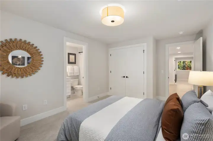 Second Floor En Suite