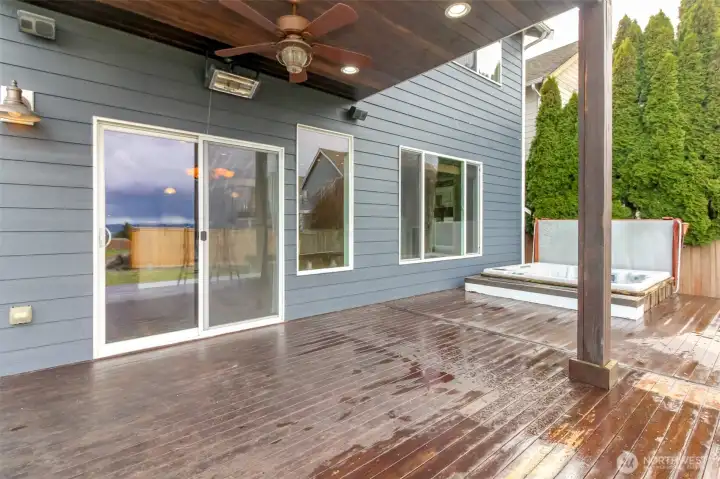 Covered deck + hot tub