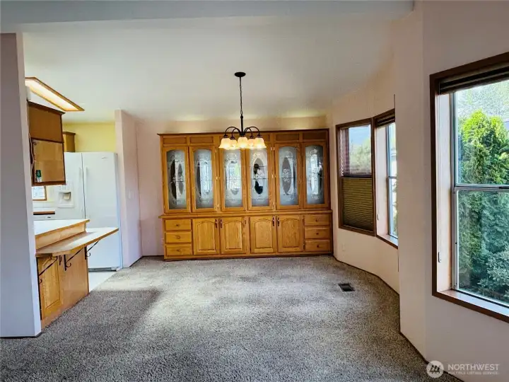 Built-in display cabinet with plenty of storage space