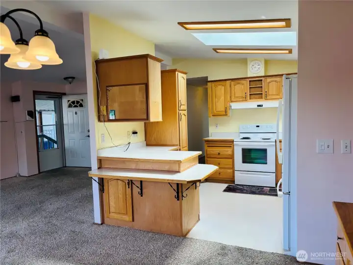 Well maintained cabinets and countertops