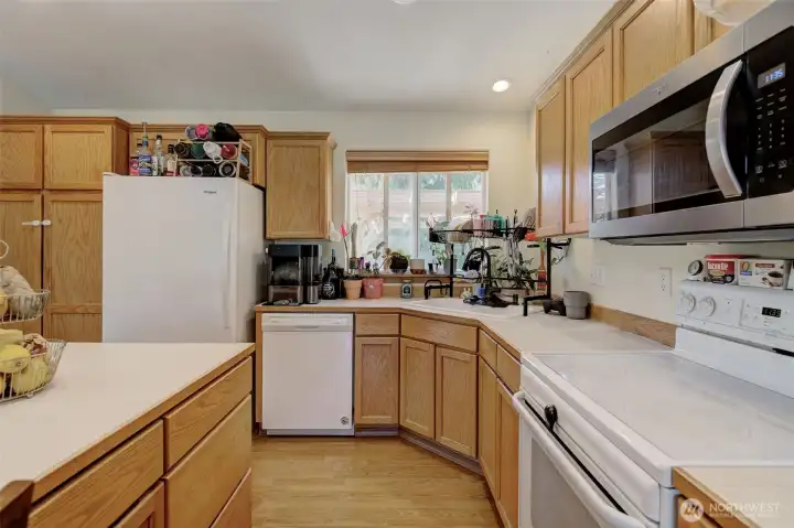 All appliances included with new microwave.