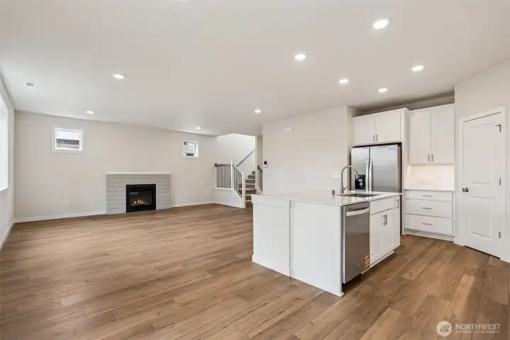 Disclaimer Secondary photos of same floor plan on different lot in different community: Photos are from another Warren, finishes, upgrades, and features may vary.