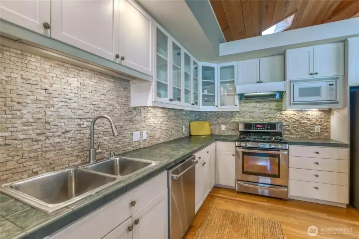 Another view of the kitchen.