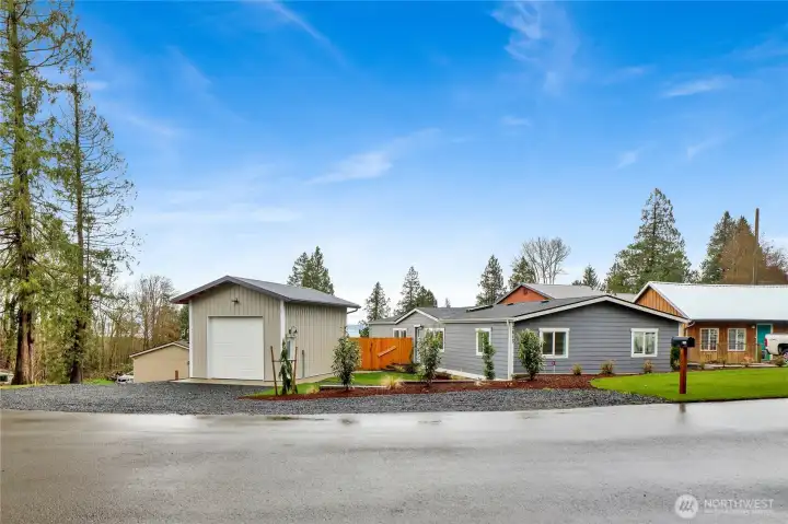 Welcome to 3613 Galiano Dr