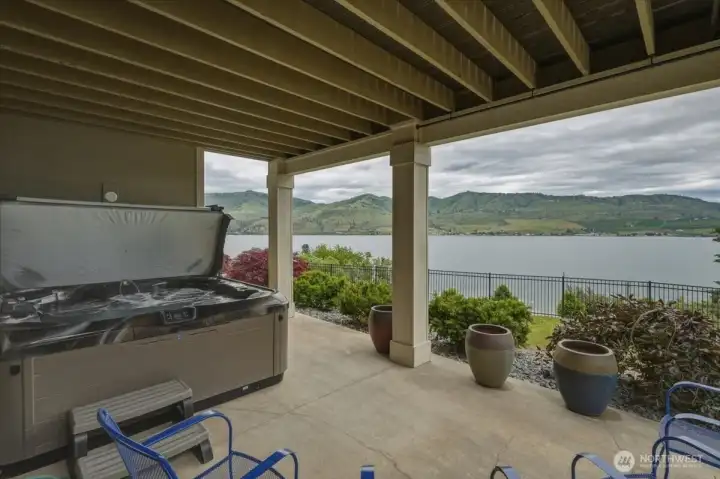 Large Hotub will be included in sale
