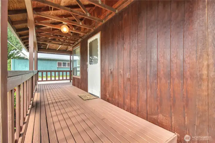 Have your coffee on the covered front porch while gazing at Whitehorse Mountain.