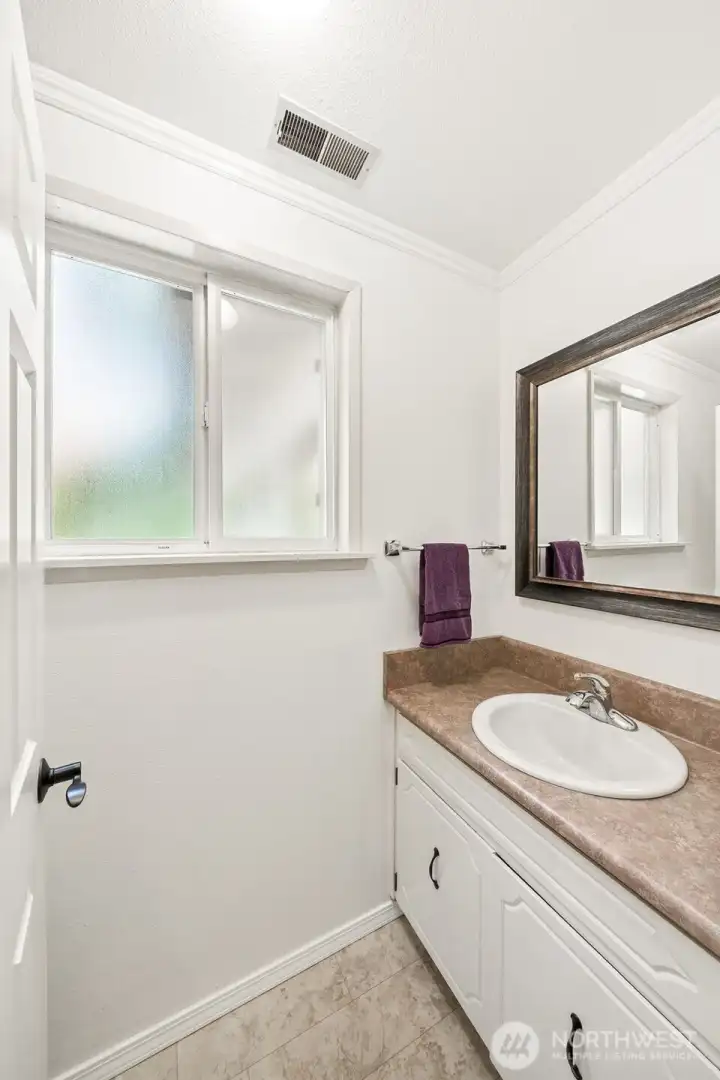 1/2 Bath
