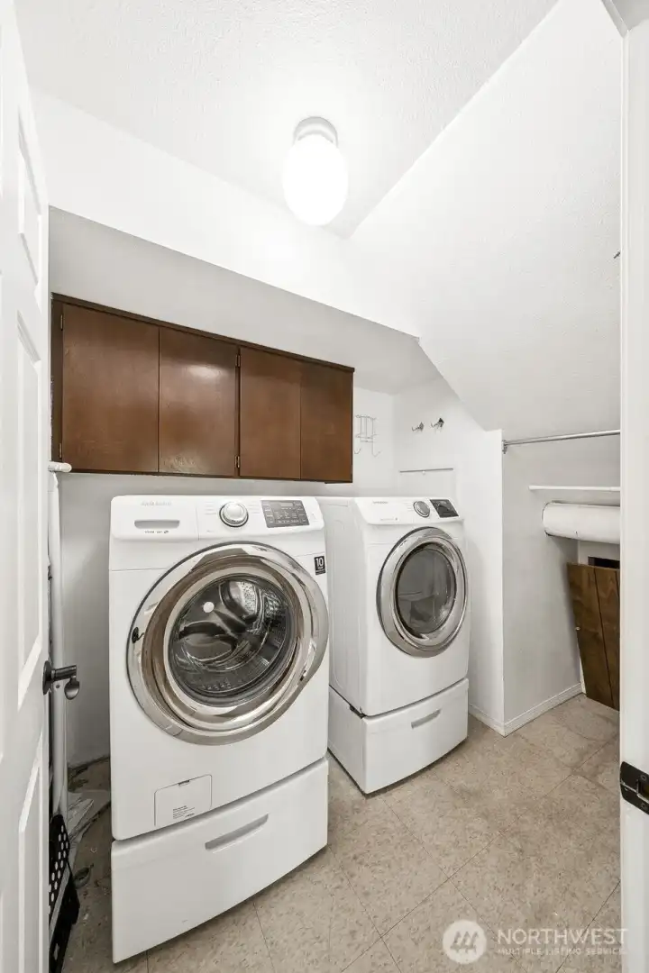 Washer and Dryer stay!