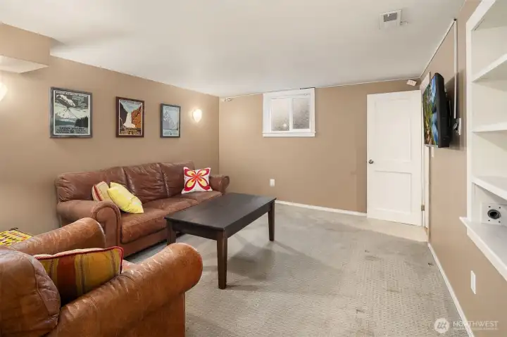 bonus room leads to lower bedroom bonus room leads to lower bedroom