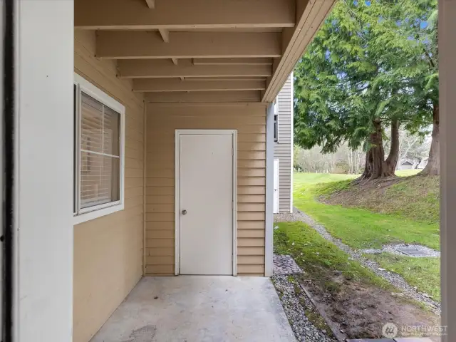 Patio w/storage