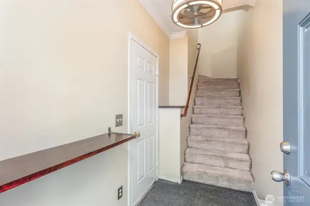 Welcome to this bright & inviting 2 bed, 1 bath condo in the peaceful Ridge neighborhood.