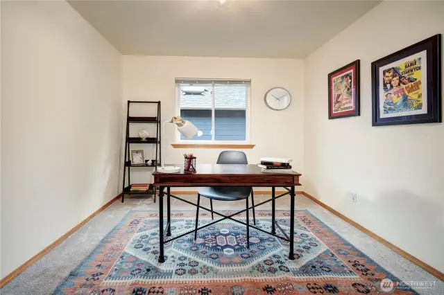 office, flex space, or forth bedroom adjacet to the landing next to the primary.