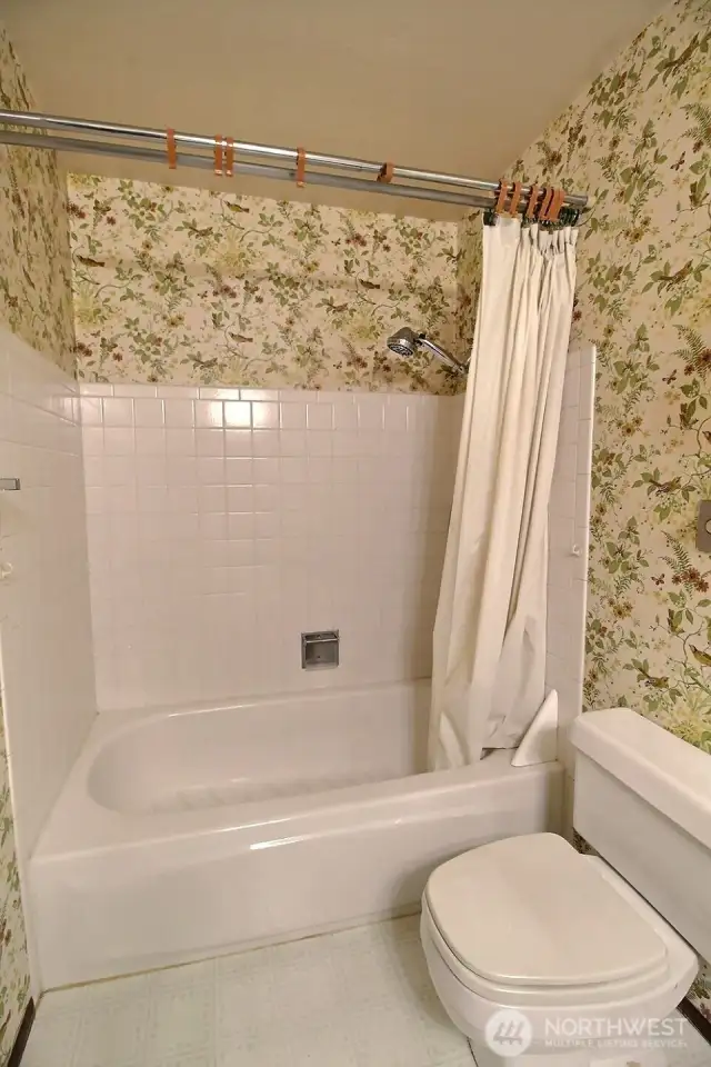 Guest Full Bath