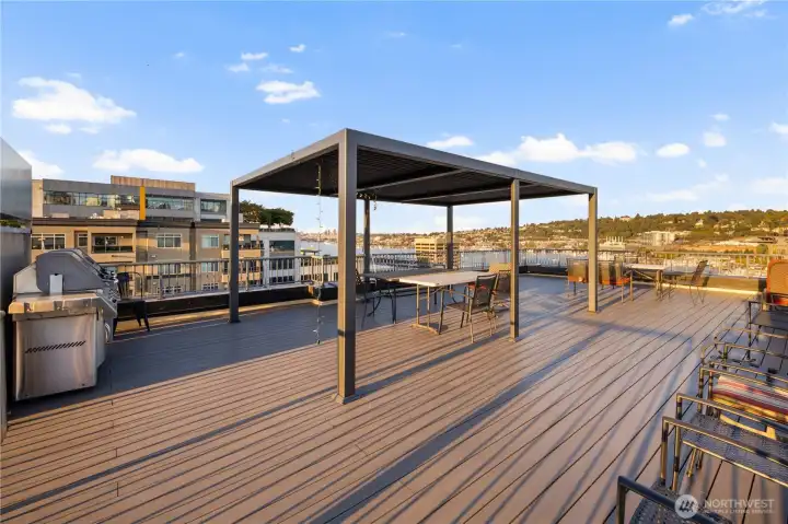 Rooftop deck
