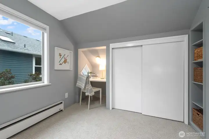 Even a built in desk space and shelving.