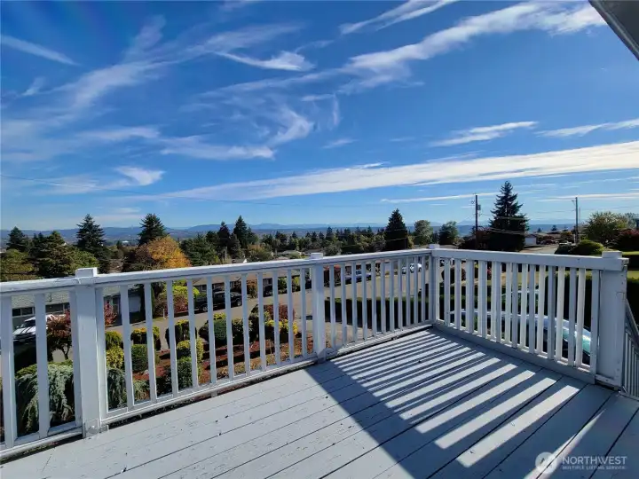 Endless blue skies from the elevated front porch (upper floor)