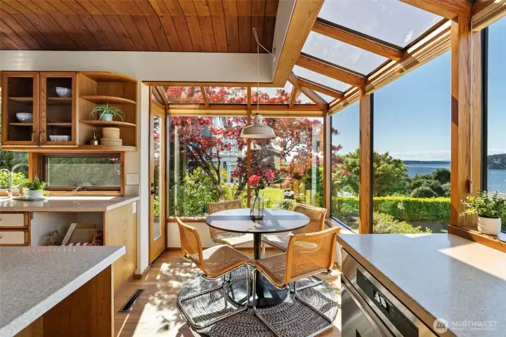 Breakfast area in the kitchen