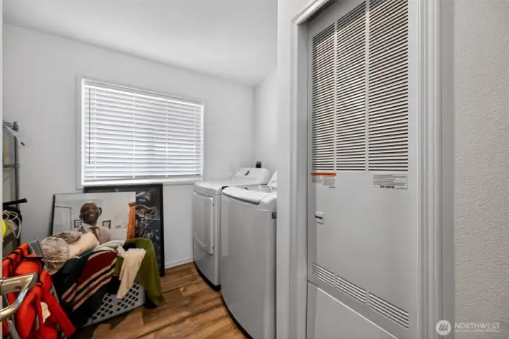 Laundry room with sorage Laundry room with sorage