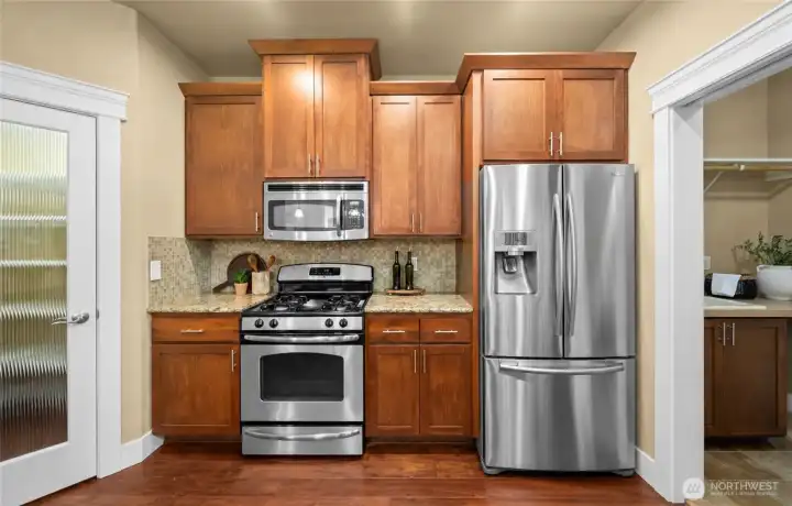 All appliances stay with the house for a move-in ready home. All appliances stay with the house for a move-in ready home.