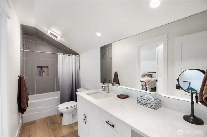 Bedroom 3 bath