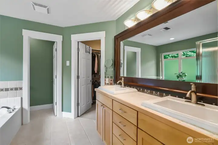Master Bathroom Master Bathroom