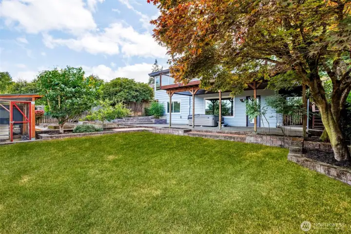 Spacious Westerly Facing Back Yard Spacious Westerly Facing Back Yard