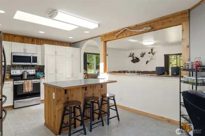 Kitchen with newer appliances open to Fam Room Kitchen with newer appliances open to Fam Room
