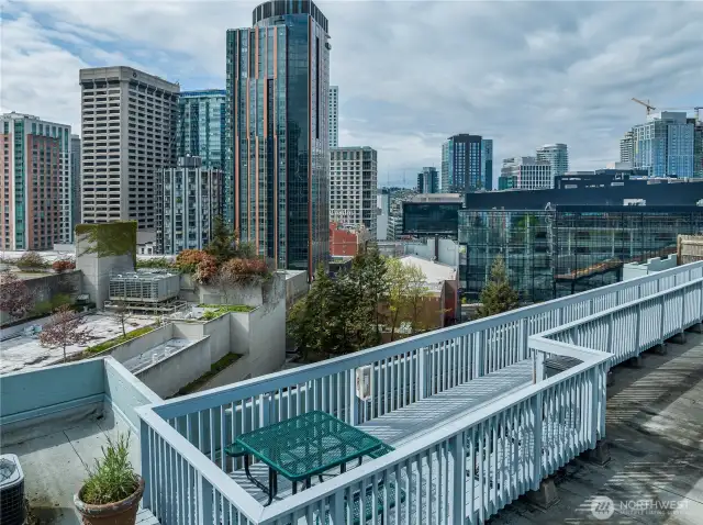 Beautiful Seattle views from the rooftop decks