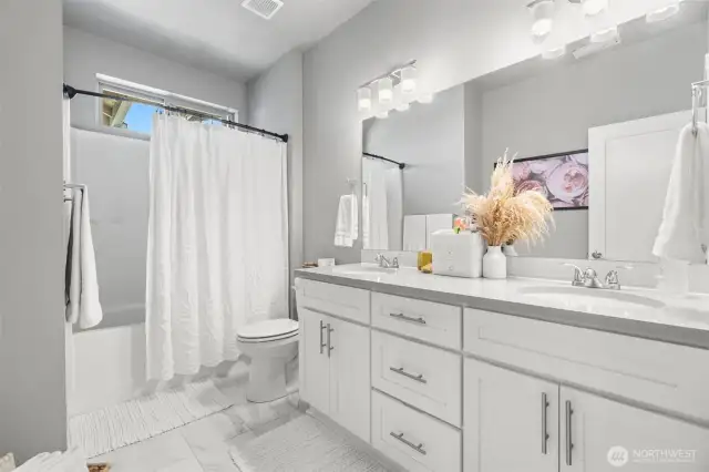 Full Bathroom Upstairs
