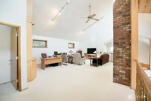 Loft / Bonus Room