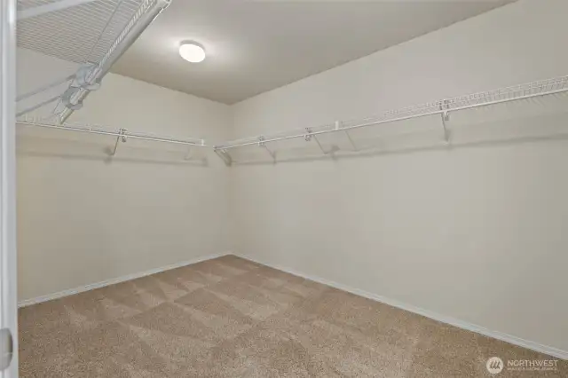 Primary bedroom's walk-in closet