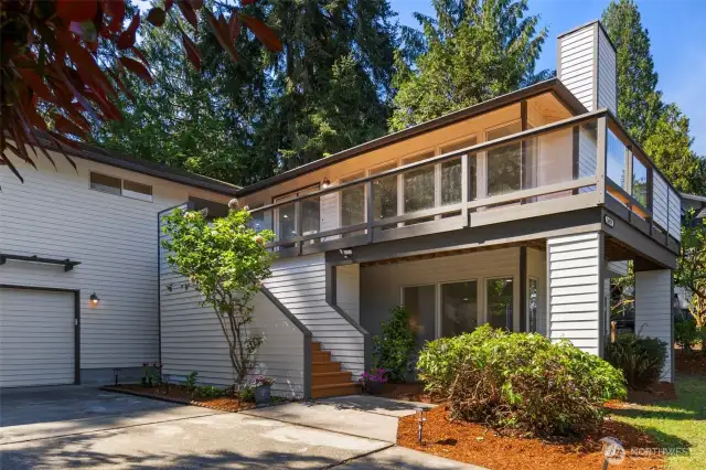 Another view of this welcoming home, are you in love yet?