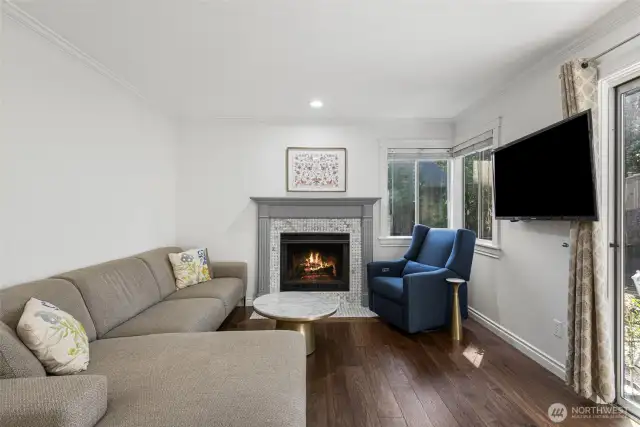 Sitting room open plan to kitchen