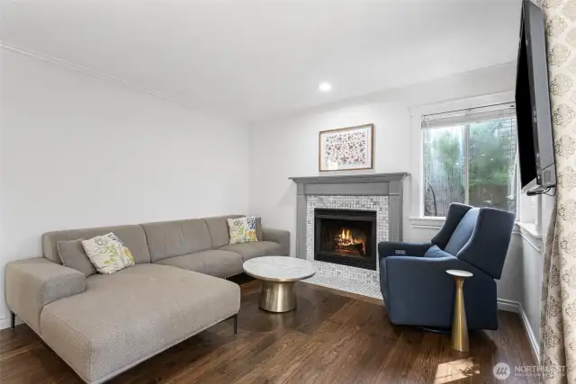 Sitting room open plan to kitchen