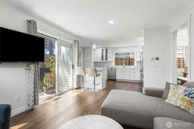 Sitting room open plan to kitchen