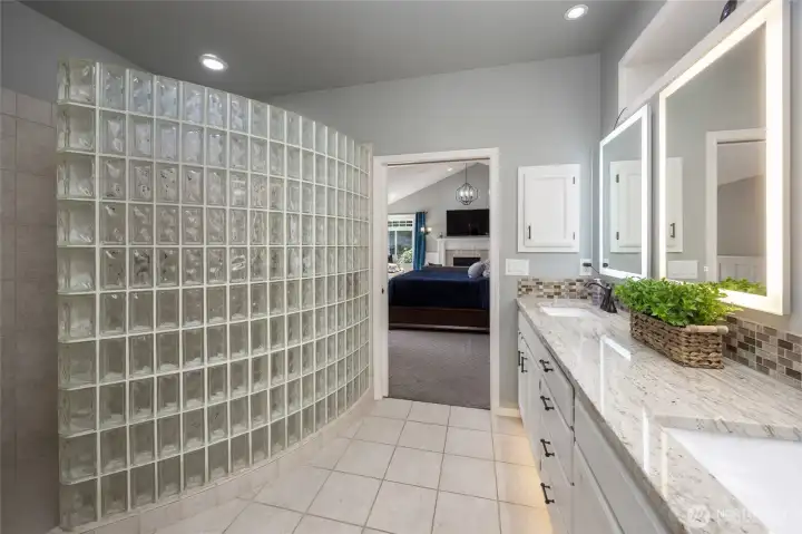 Primary suite 5-piece bathroom.