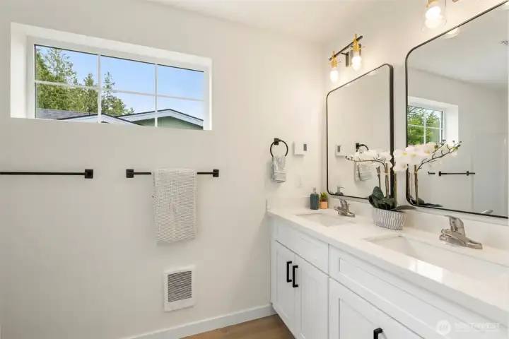 Photos of the model unit