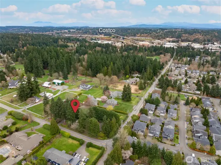 Close to downtown Woodinville, Costco, Home Depot and more!