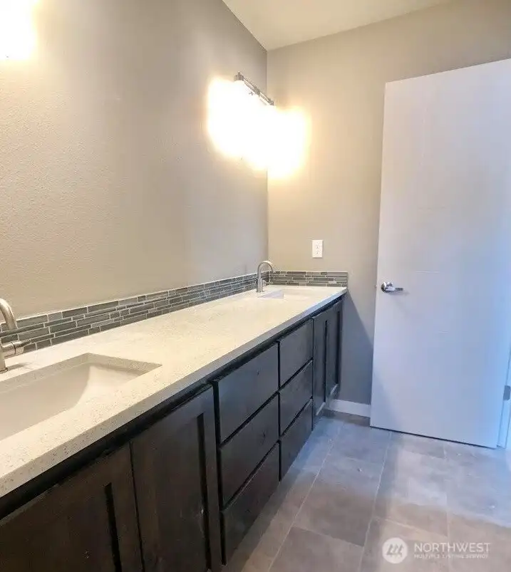 Photos were taken prior to tenants occupancy