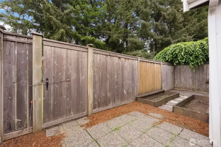 Fence garden area