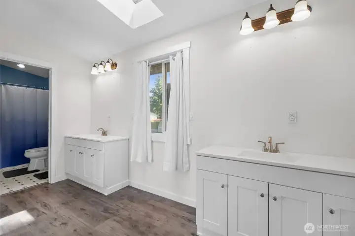 Upper-level bonus room