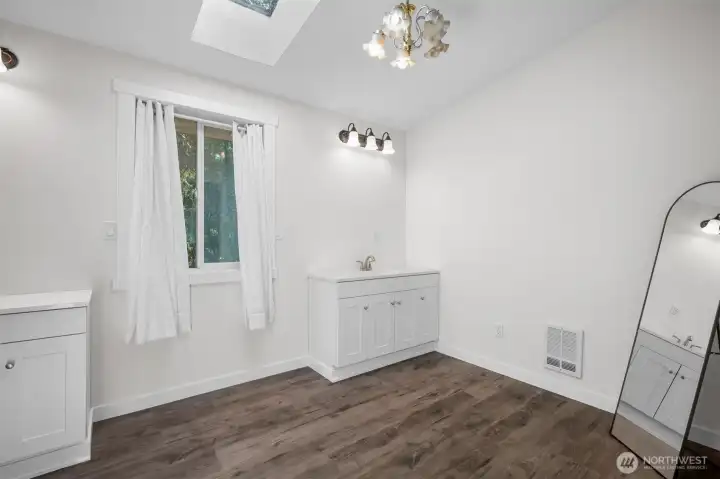 Upper-level bonus room
