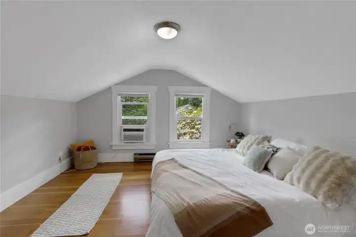 Third bedroom is spacious even with a king bed! Third bedroom is spacious even with a king bed!