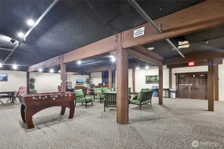Massive common space and game room. Awesome for bringing the family up and enjoying some fun time! Massive common space and game room. Awesome for bringing the family up and enjoying some fun time!