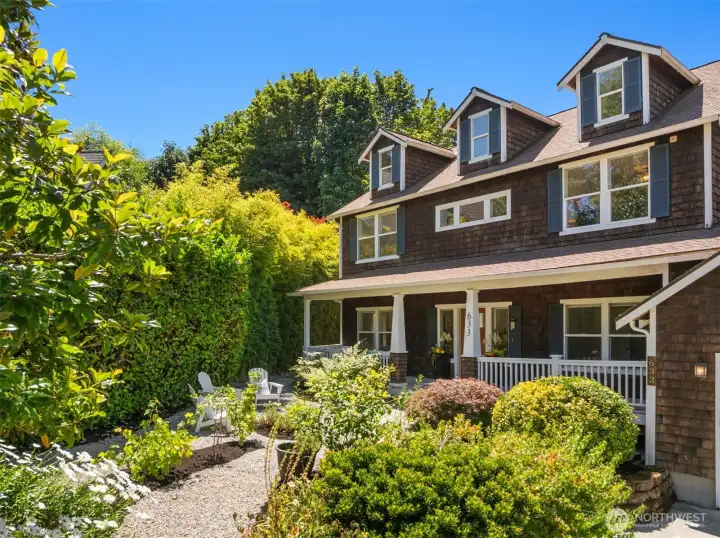 Welcome to 633 Klickitat Place on Bainbridge Island Welcome to 633 Klickitat Place on Bainbridge Island