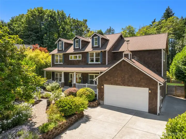 A well appointed home just a short distance to the ferry and all that Bainbridge Island has to offer. A well appointed home just a short distance to the ferry and all that Bainbridge Island has to offer.