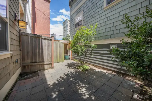 Fenced patio yardspace