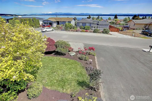 Your just minutes from the fabulous community beaches.