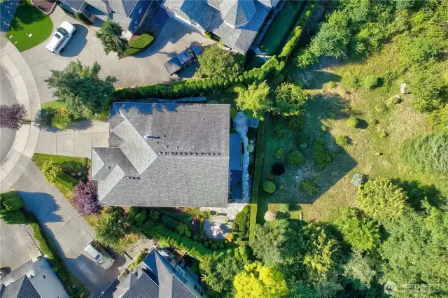 View of the property setting in the cul-de-sac.