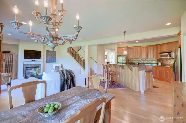 Open concept on main floor kitchen, walk-in pantry, center island, planner desk.